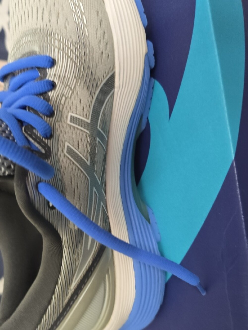 Asics - Picture 3 of 8